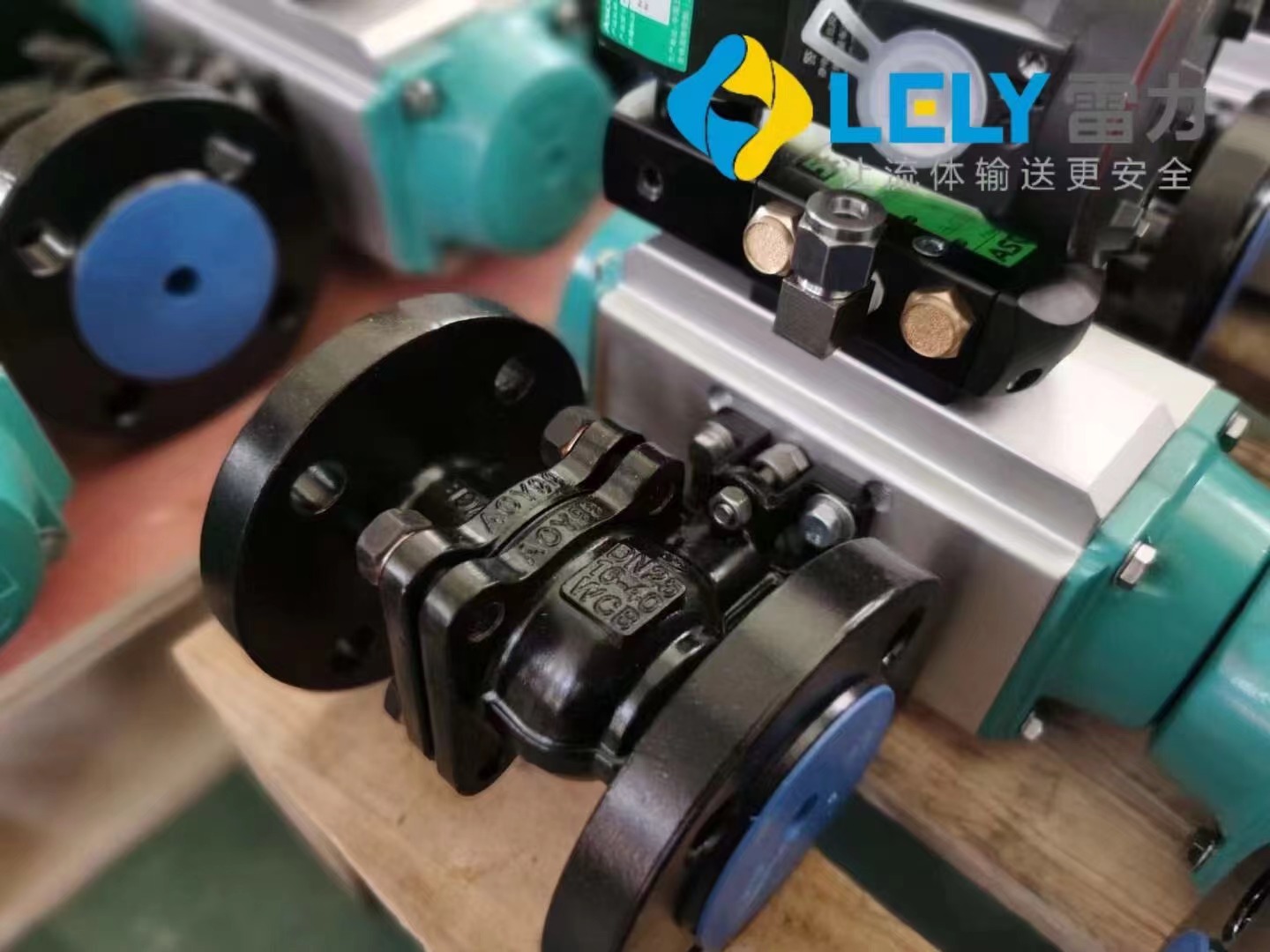 高平臺(tái)球閥氣動(dòng).jpg 高平臺(tái)球閥氣動(dòng).jpg